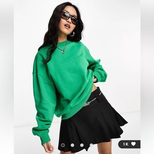 H&M green crewneck sweatshirt